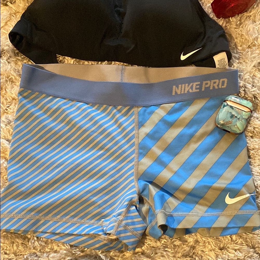 Nike Pro Blue Striped Shorts and Black Bra Set - Picture 2 of 7